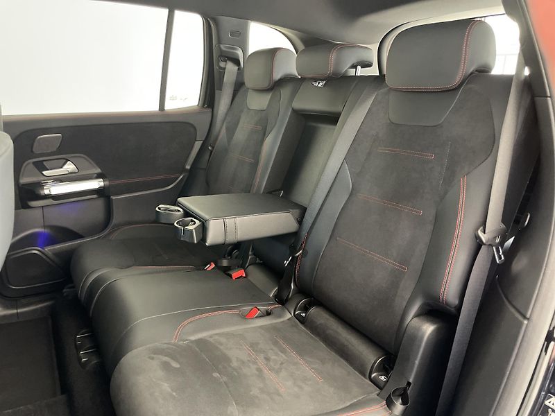 Mercedes-Benz EQB 300 4Matic - fotka 14 z 33