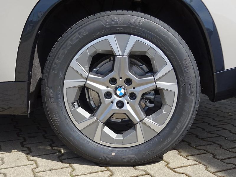 BMW X1 sDrive18i - fotka 6 z 6