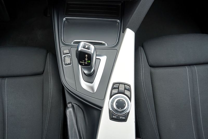 BMW Řada 3 320d automat/EfficientDynamic/ - fotka 32 z 39