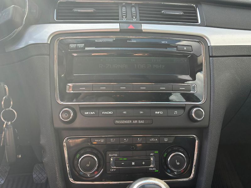 Škoda Superb (2012) 2.0TDI, 103KW - fotka 15 z 26