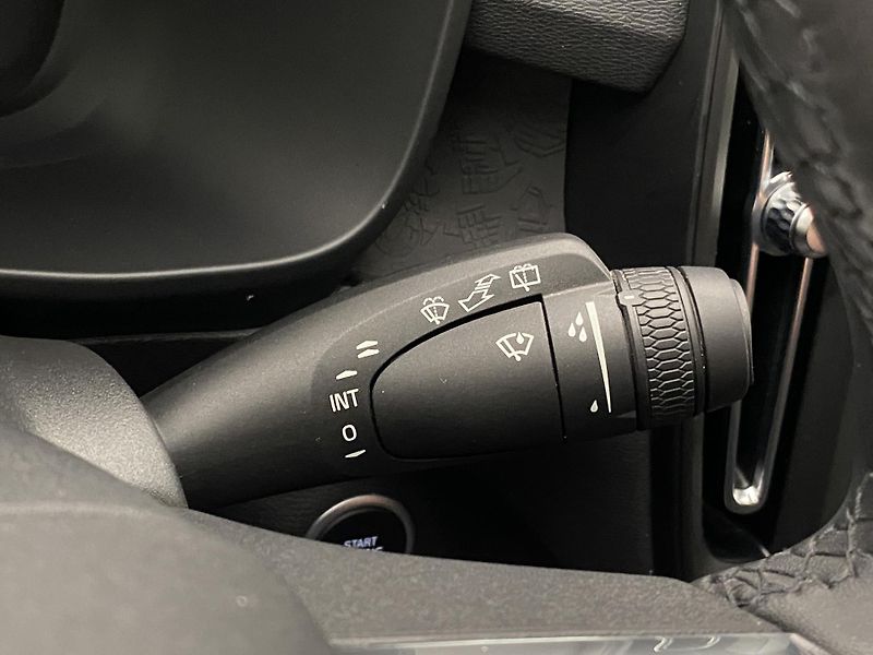 Volvo XC40 T2 ESSENTIAL  - fotka 22 z 37
