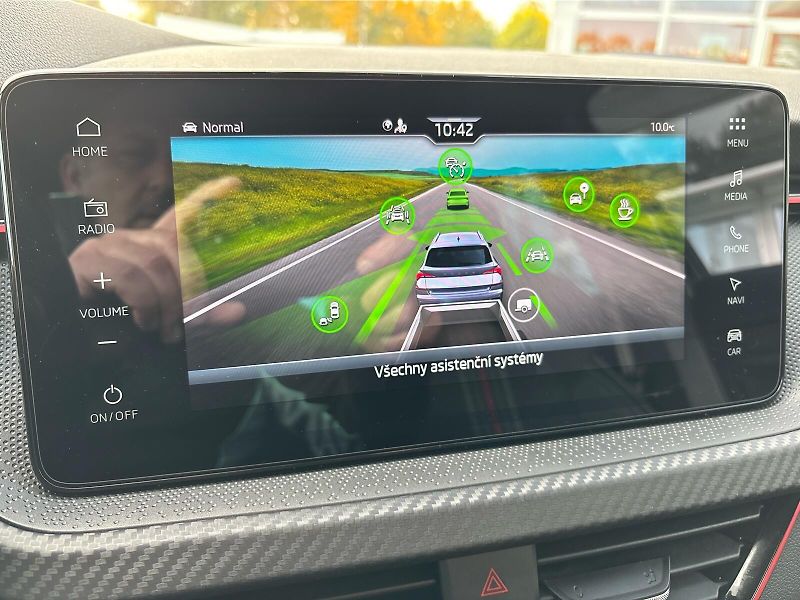 Škoda Kamiq 1,5 TSI 110 kW MONTE CARLO DSG - fotka 18 z 30