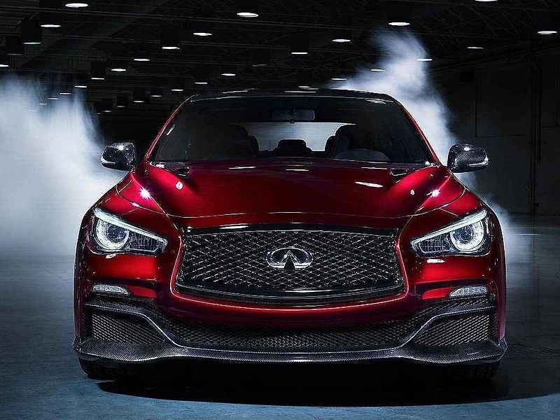 Infiniti Q50 Eau Rouge.