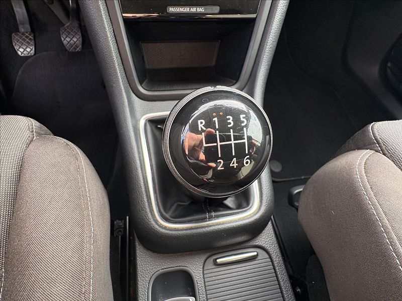 Volkswagen Sharan 2,0 TDi 103kW 7sed,Servis,2Maj - fotka 9 z 34