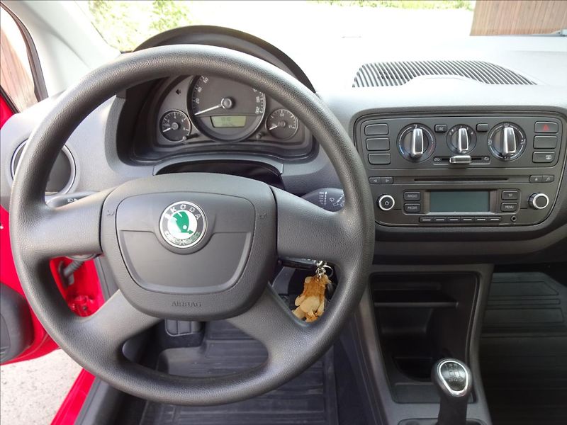 Škoda Citigo 1.0 MPi 44kW 26 000KM - fotka 29 z 40