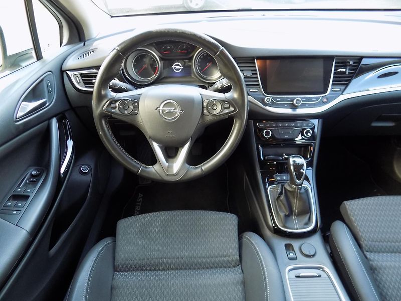 Opel Astra (2019) 1.6 CDTi - fotka 11 z 12