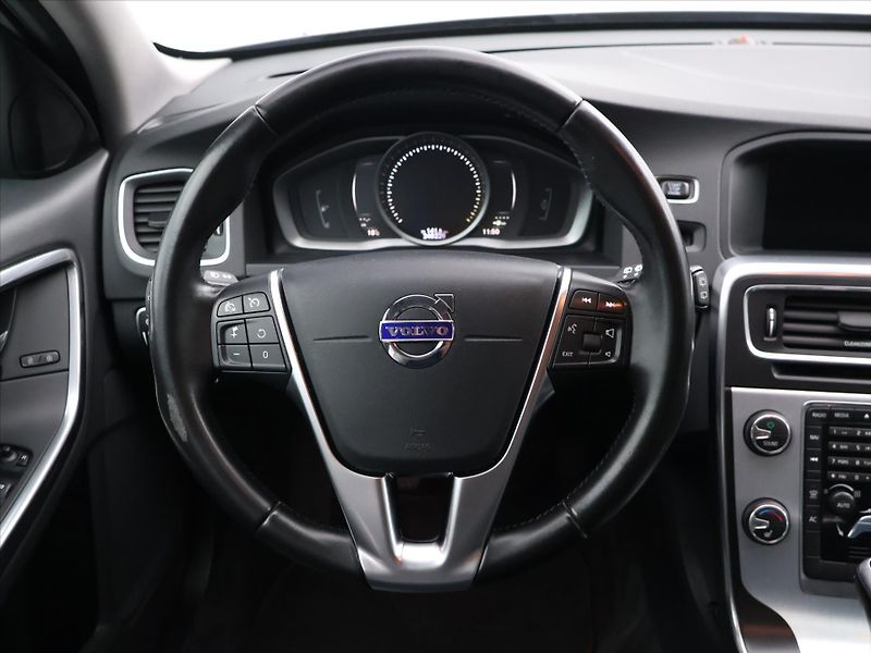 Volvo V60 2,0 D2 Ocean Race Navi Kůže - fotka 15 z 31