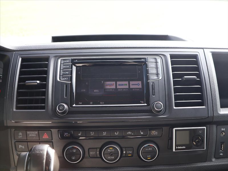 Volkswagen Caravelle 2,0 TDI 150kW DSG 8Míst Comfor - fotka 17 z 25