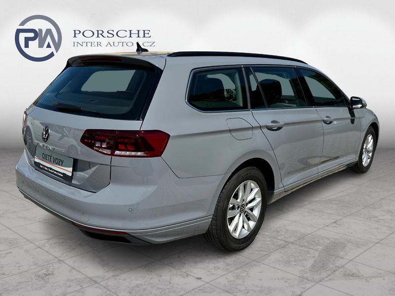 Volkswagen Passat 2.0TDi DSG 110kW Business Prem - fotka 6 z 22