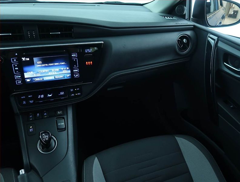 Toyota Auris (2018) Hybrid, Automat, ČR,1.maj - fotka 8 z 19