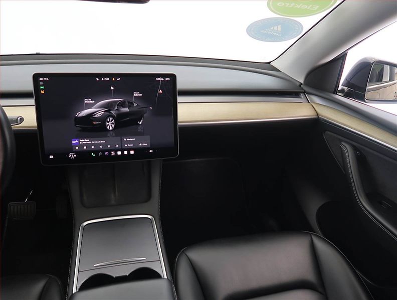 Tesla Model Y (2023) RWD LFP 60kWh, SoH 93% - fotka 8 z 32