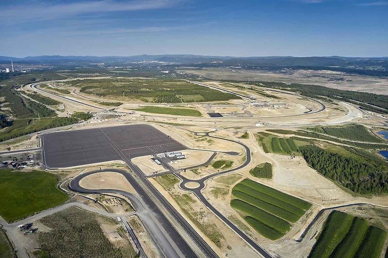 BMW otevřelo u Sokolova své největší testovací centrum na světě