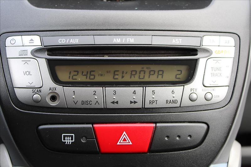 Toyota Aygo 1,0 VVT-i  NOVÉ V ČR - fotka 11 z 15