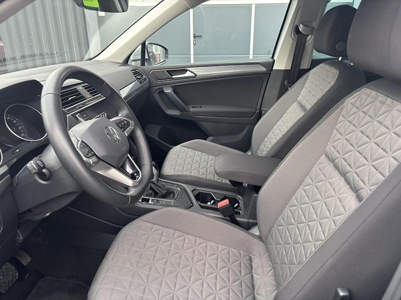 Volkswagen Tiguan (2023) Life 2.0 TDI (110 kW) AUT - fotka 18 z 20