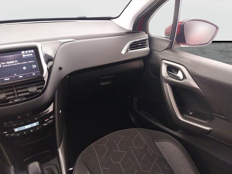 Peugeot 2008 (2017) 1.2 PureTech, ČR,1.maj - fotka 8 z 17
