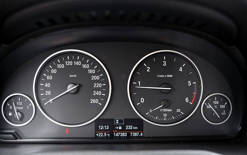 BMW X3 2.0d xDrive/manuál/navi/ČR - fotka 32 z 38