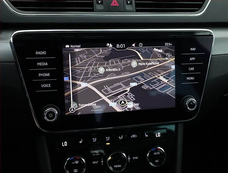 Škoda Superb (2022) 1.5 TSI - fotka 16 z 21
