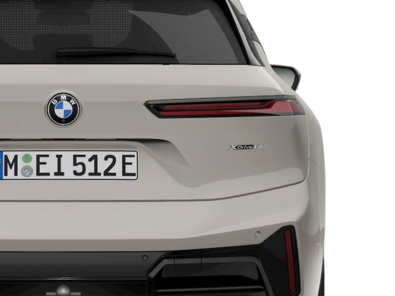 BMW iX xDrive60 - fotka 6 z 12
