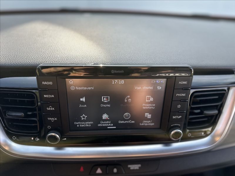 Kia Stonic 1,6 CRDi Aut.klima,Kamera - fotka 31 z 39
