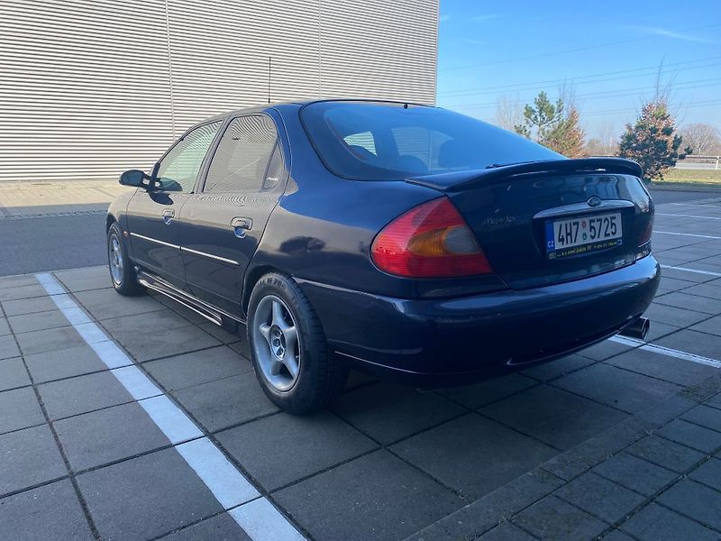 Ford Mondeo (1998) - fotka 11 z 40