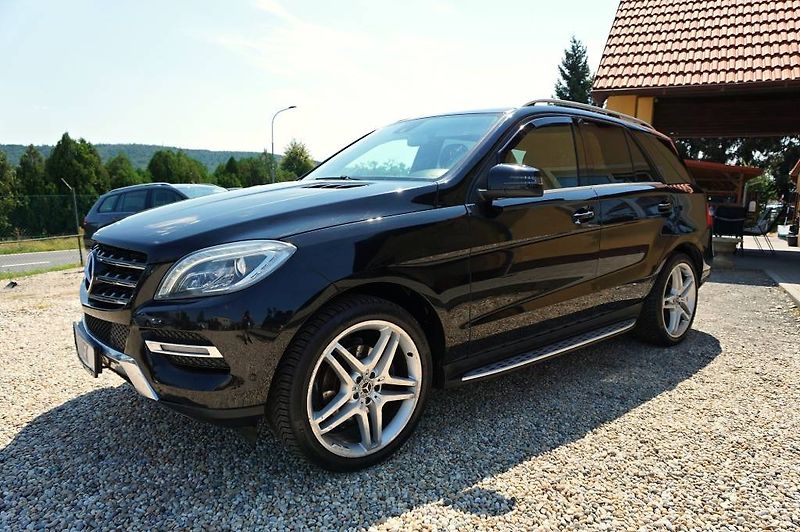 Mercedes-Benz Třídy M (2013) 350 4 MATIC 3,0 CDI 190 kW - fotka 10 z 69