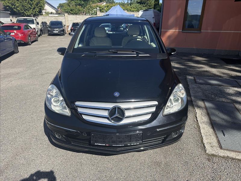 Mercedes-Benz Třídy B 1,7 i Automat - fotka 2 z 14