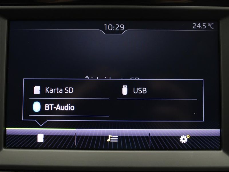 Škoda Karoq 2,0 TDi 110kW DSG 4x4 TZ 62tkm - fotka 12 z 24