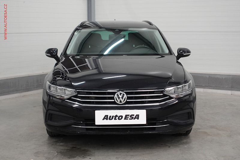 Volkswagen Passat (2020) 2.0TDi, DSG, LED, navi - fotka 2 z 22