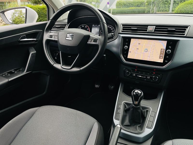 Seat Arona 1.0TSI 85KW 1.MAJITEL SENZORY  - fotka 24 z 43