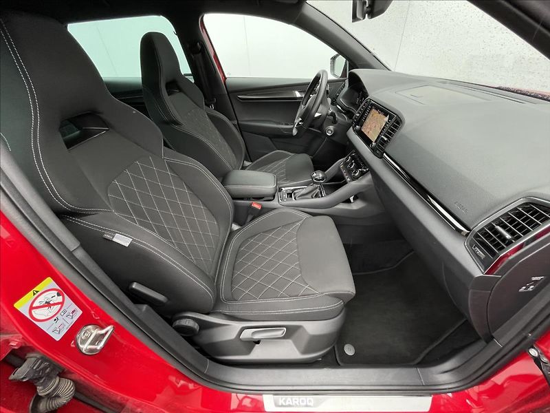 Škoda Karoq 1,5 TSI DSG Sportline Plus ACC - fotka 18 z 24