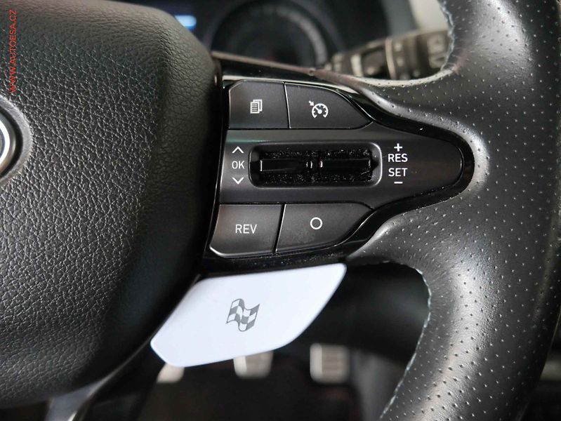 Hyundai i30 (2018) 2.0T-GDi, 1.maj, LED, navi - fotka 13 z 20