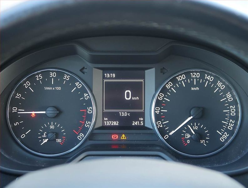 Škoda Octavia (2014) Elegance 2.0 TDI, Xenony - fotka 11 z 14