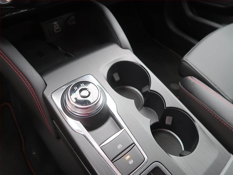 Ford Kuga (2025) 1.5 EcoBoost - fotka 13 z 18