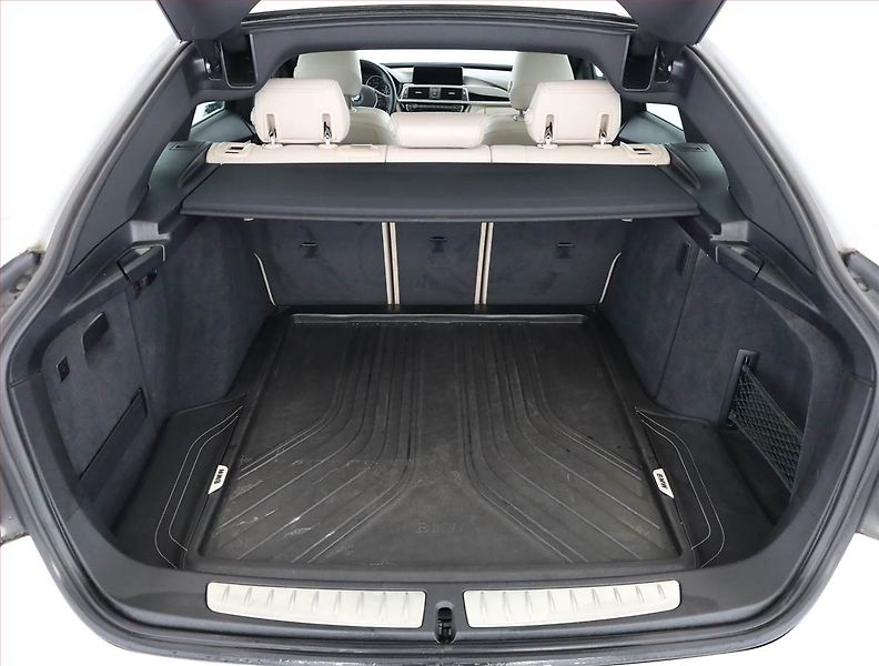 BMW Řada 3 (2017) 320d xDrive GT, 4X4, Automat - fotka 19 z 20