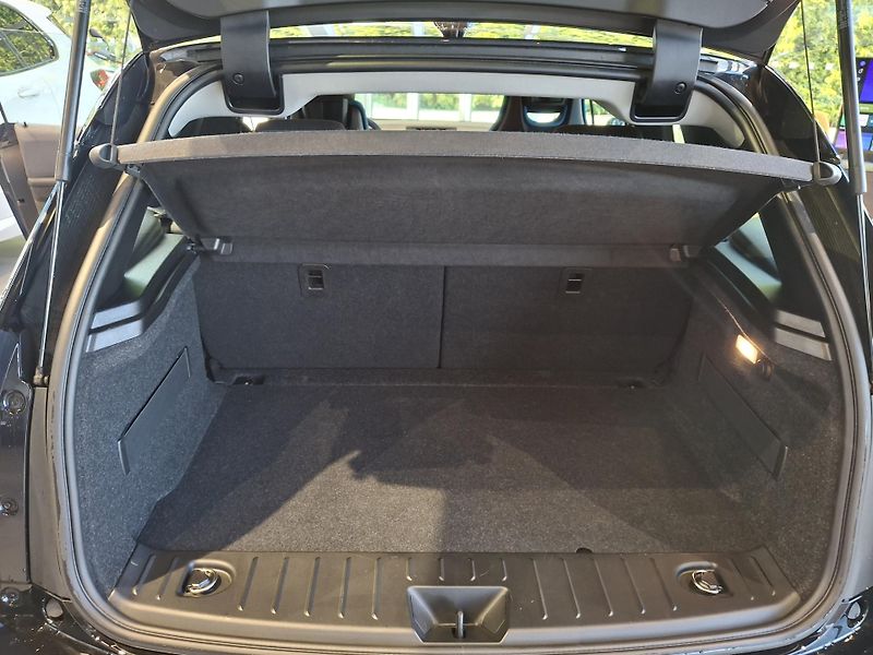 BMW i3 120Ah - fotka 16 z 17