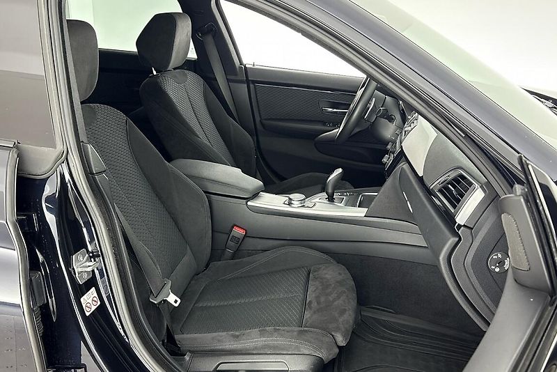 BMW Řada 4 435d xDrive - fotka 12 z 28