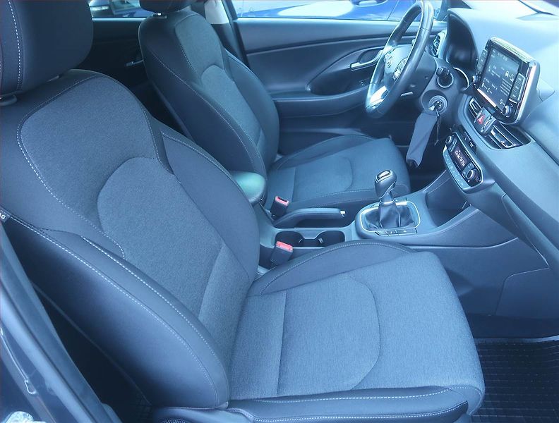 Hyundai i30 (2021) Family 1.5 T-GDI MHEV - fotka 9 z 16