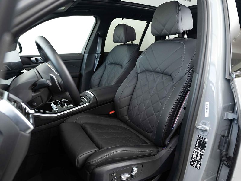 BMW X5 xDrive30d - fotka 18 z 24