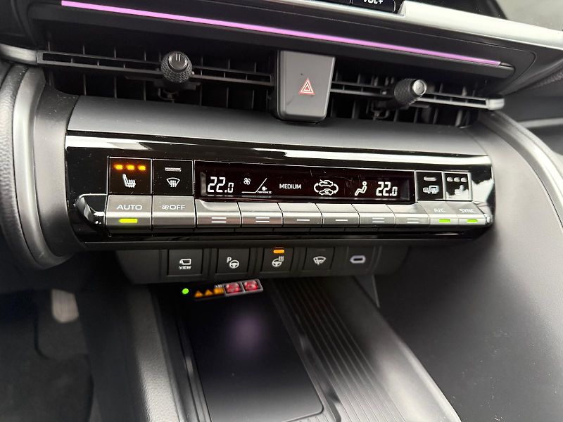 Toyota C-HR 2,0 HEV e-CVT GR Sport - fotka 21 z 30