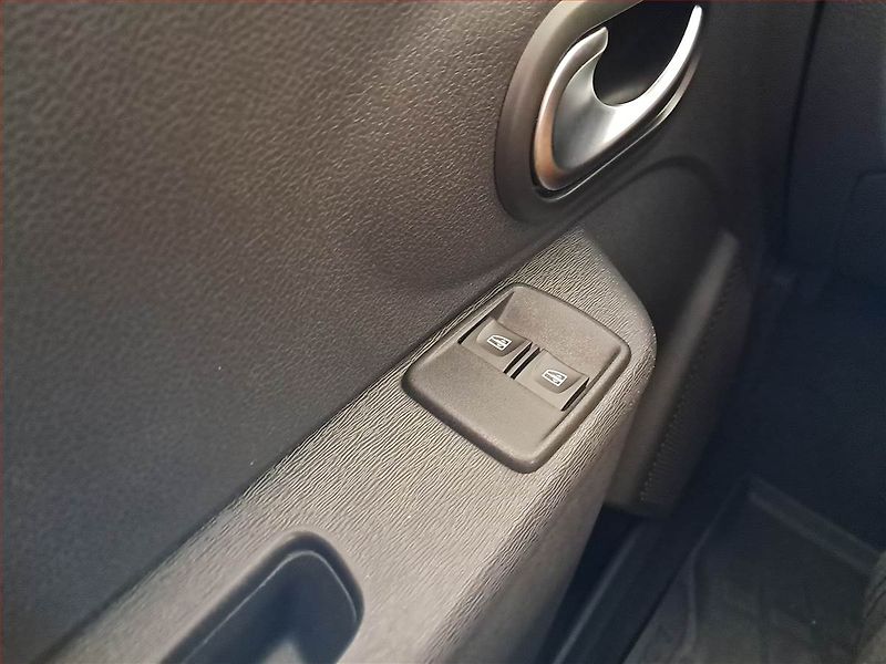 Dacia Dokker (2019) Stepway 1.6 SCe, 5Míst, ČR - fotka 14 z 14