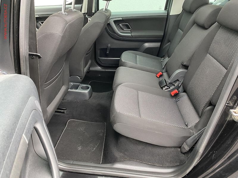 Škoda Roomster (2014) 1.2 TSi, Scout, +kola, panor - fotka 10 z 18