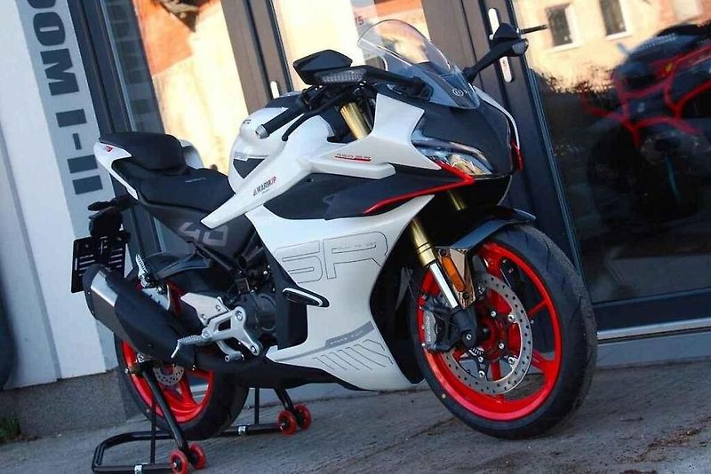 Mezi hlavní výhody motorek CFMOTO patří velmi dobrý poměr cena/výkon.