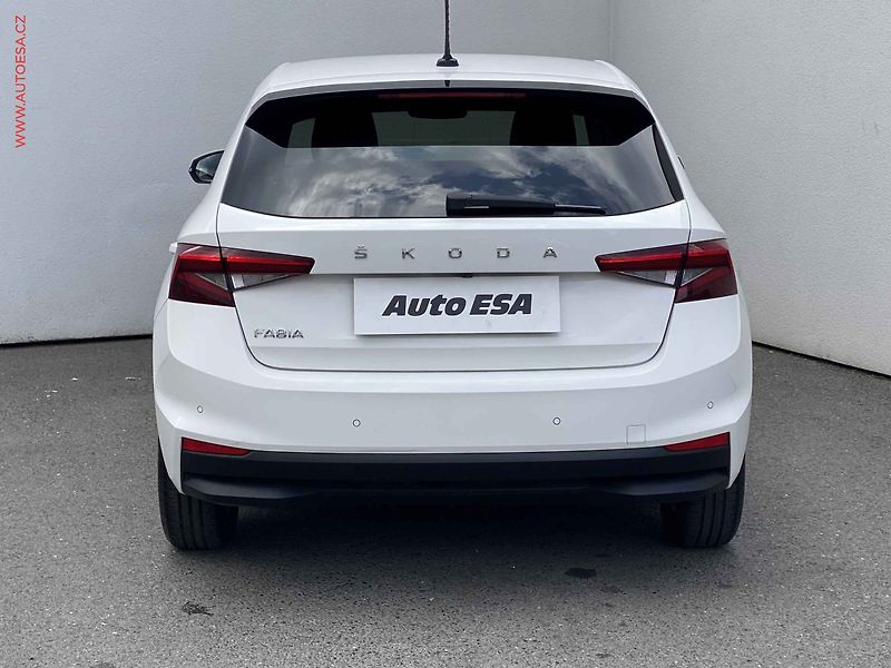 Škoda Fabia (2023) 1.0 TSi, 1.maj,ČR, Style - fotka 5 z 17