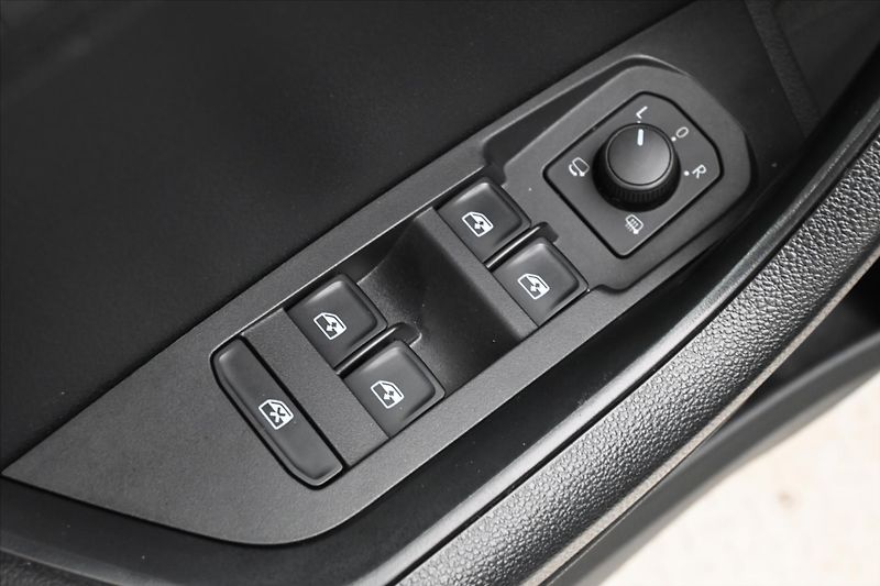 Škoda Karoq 2,0 TDI 85kW DSG Style Záruka - fotka 24 z 28