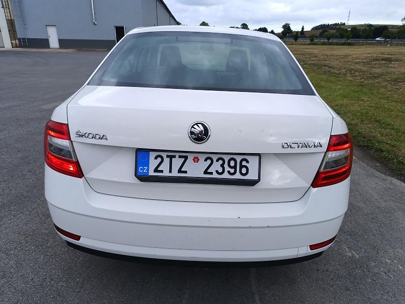 Škoda Octavia III 2.0 TDI - fotka 5 z 42