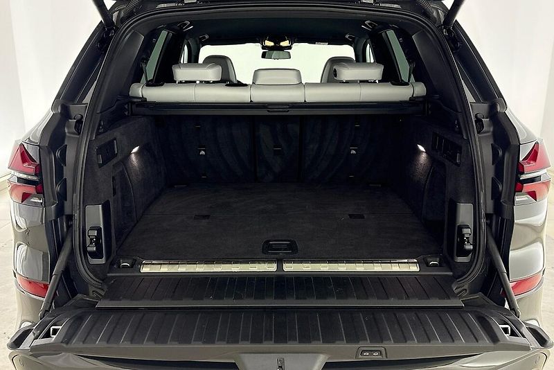 BMW X5 xDrive50e - fotka 10 z 27