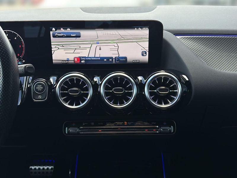 Mercedes-Benz GLA GLA 200 d 4M AMG - fotka 14 z 29