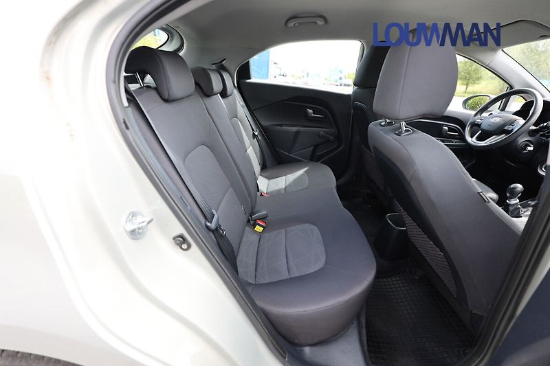 Kia Rio 1.4 DOHC - fotka 16 z 21