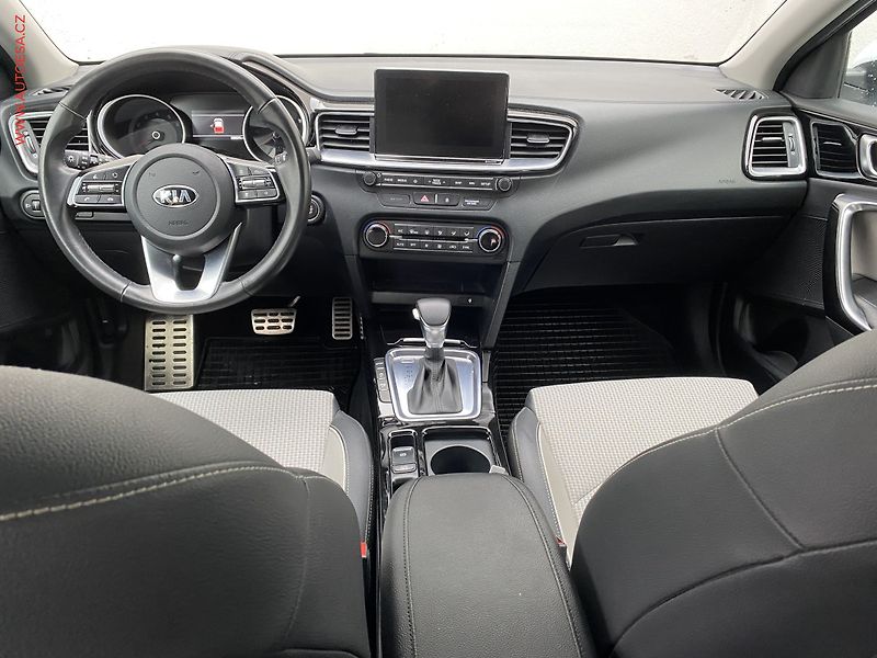 Kia Ceed (2018) 1.4 T-GDi, ČR, Exclusive, AT - fotka 8 z 21