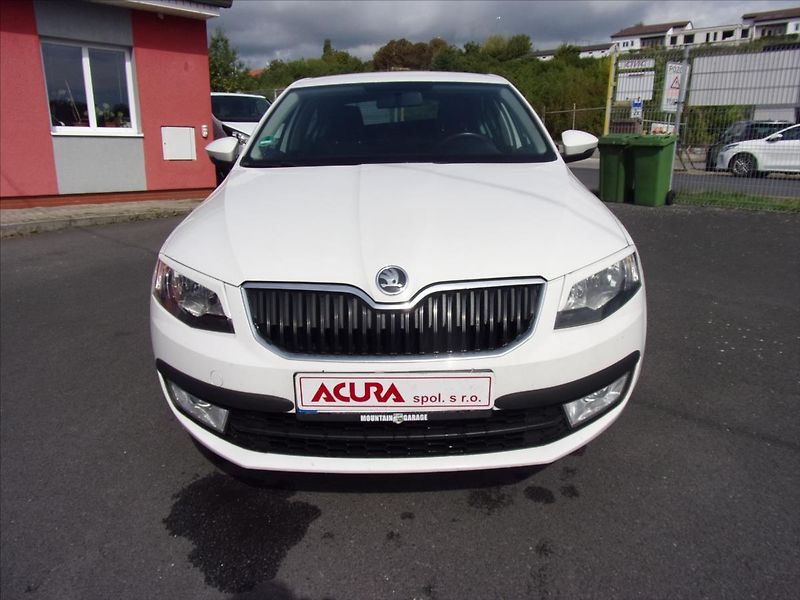 Škoda Octavia 1,6 TDI Ambiente 81kW ČR - fotka 9 z 28
